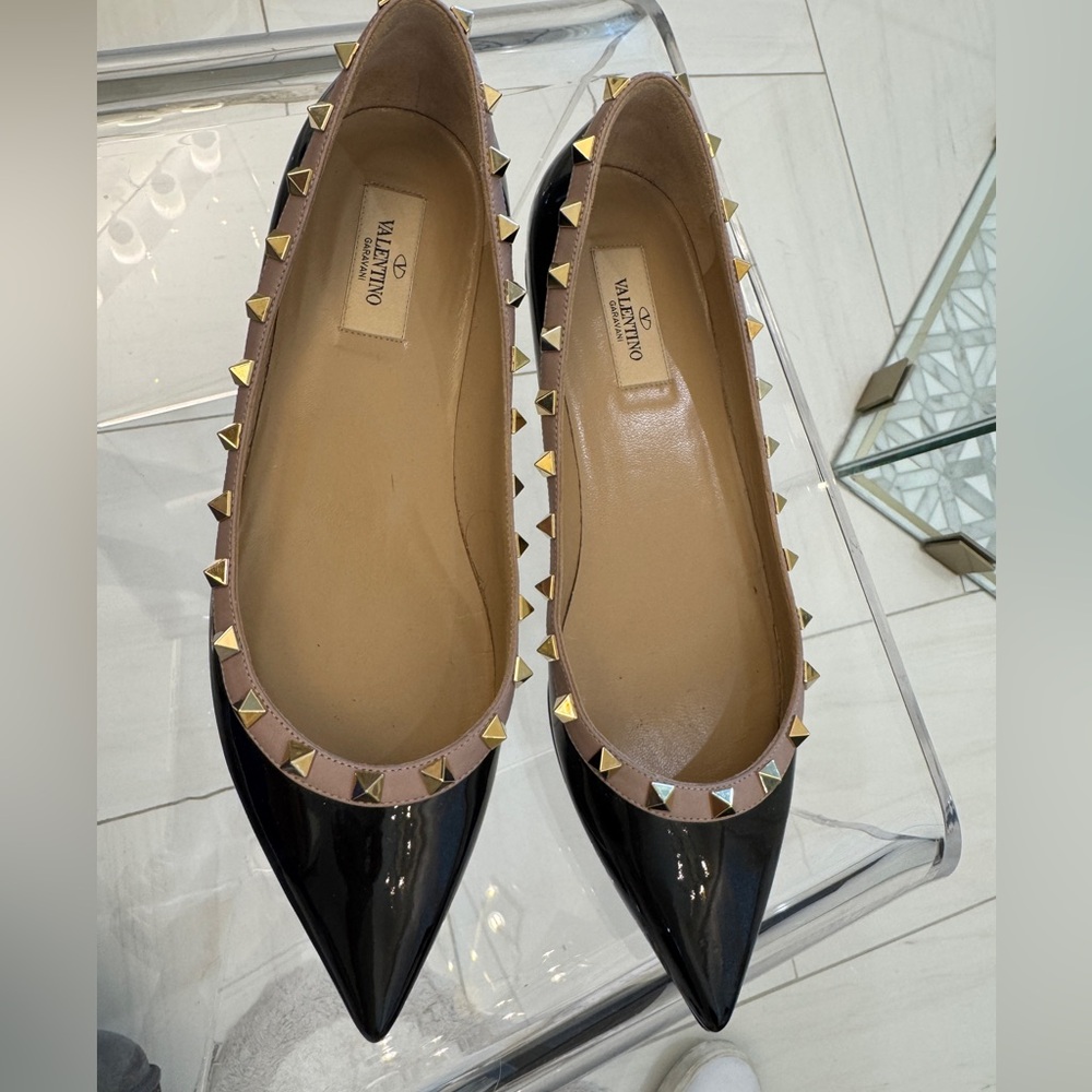 Pristine Valentino Rockstud Flat - image 1